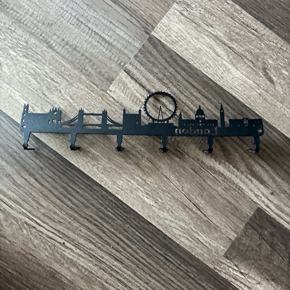London Skyline metal Key Holder for wall. 11.5" long. Souvenir gift - Picture 6 of 8